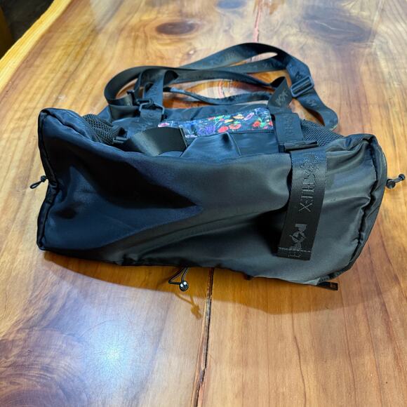 Popflex Convertible Bag Backpack Athletic Gym bag Floral Delilah Duffle - Picture 3 of 6